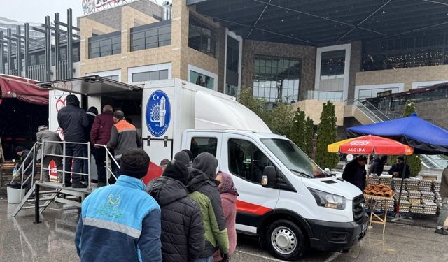 Çorum Belediyesinden içleri ısıtan sıcak çorba ikramı