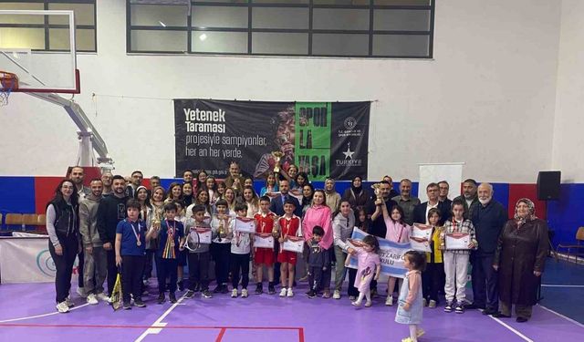 CÜ Vakfı Okulları öğrencilerinden sportif başarı