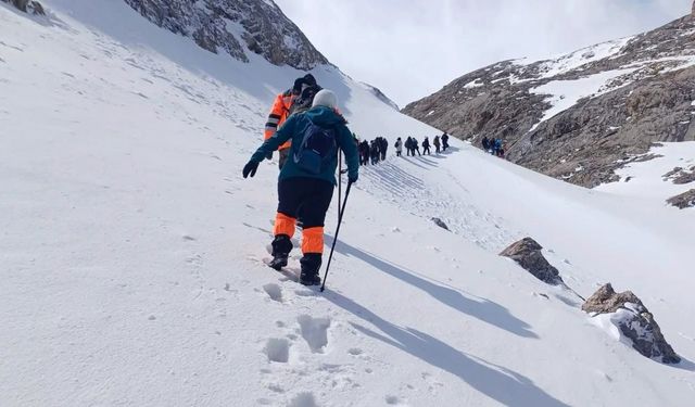 Dağcılar Bolkar Dağları’nda zirve yaptı