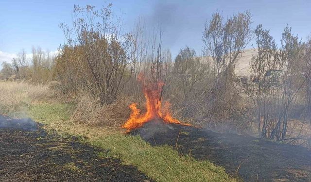 Darende’de sazlık yangını