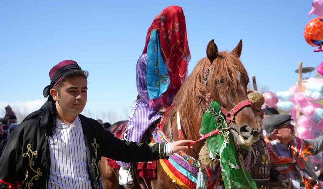 Davullar çaldı, keşkekler dövüldü, Burdur’da Yörük Şenliği coşkusu yaşandı