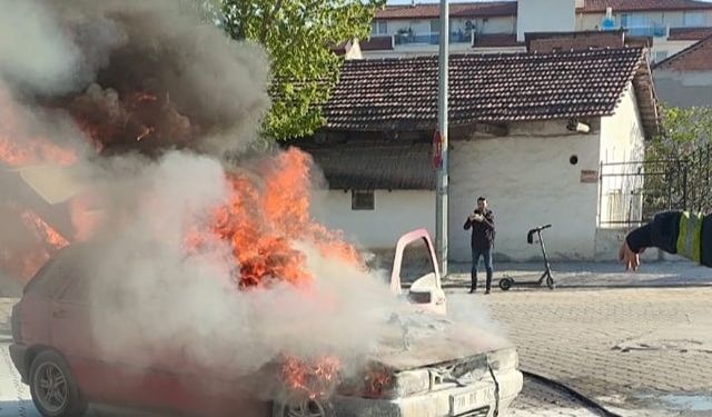 Denizli’de bakımdan çıkan otomobil alev topuna döndü
