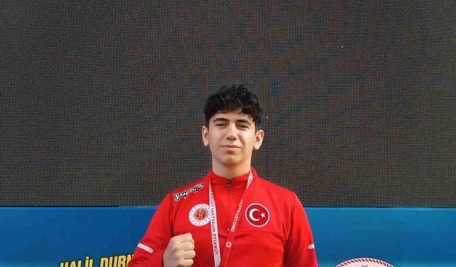 Denizlili sporcu Muay Thai’de Türkiye şampiyonu oldu