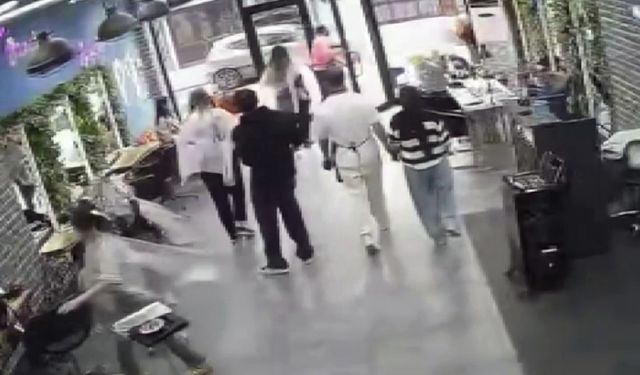 Deprem anında Sakarya’daki panik güvenlik kameralarına böyle yansıdı