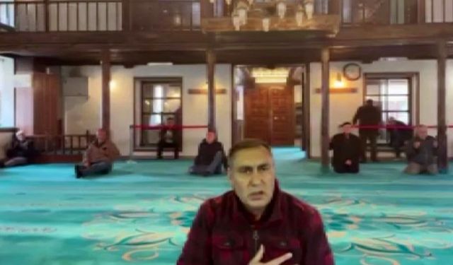 Depreme camide yakalandılar: Sarsıntının bitmesini tekbir ve salavatlar getirerek beklediler