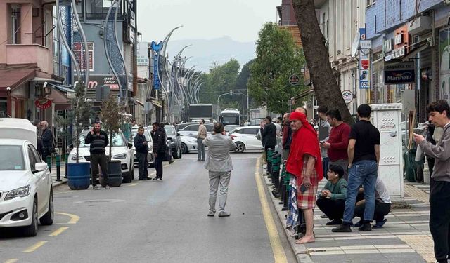 Depreme hamamda yakalandı, sokağa peştamalla çıktı