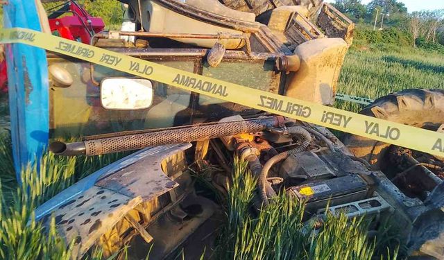 Devrilen traktörün sürücüsü hayatını kaybetti