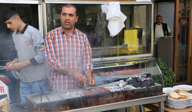Diyarbakır esnafı 9 günlük bayram tatilinin keyfini çıkardı, yüzler güldü