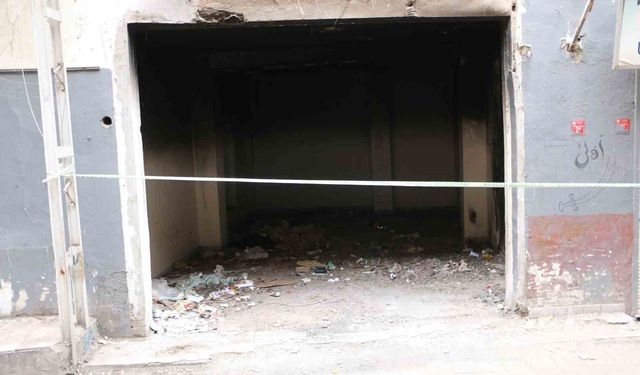 Diyarbakır’da ağır hasarlı apartman tehlike saçıyor
