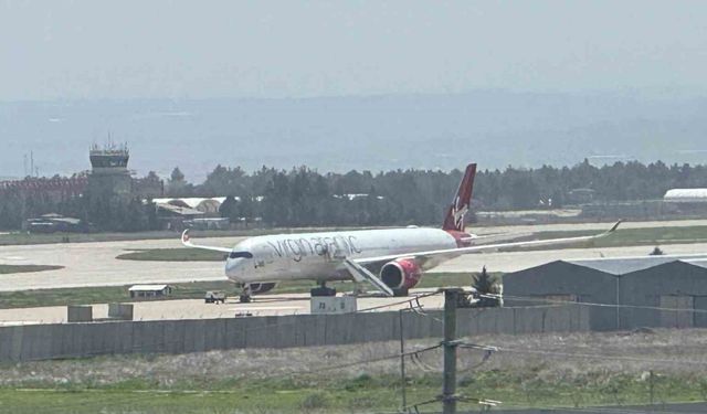 Diyarbakır’da arızası giderilen İngiltere uçağı yeniden Hindistan’a uçtu