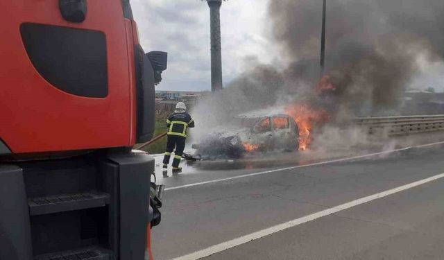 Diyarbakır’da trafik kazası: Araçlardan biri alev aldı