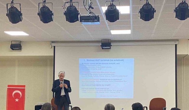 Dünyaca ünlü fizikçi ortaokul öğrencileri ile bir araya geldi