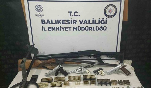 Erdek’te ruhsatsız silah ve tarihi eser operasyonu: 1 gözaltı