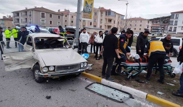 Erzincan’da trafik kazası: 3 yaralı
