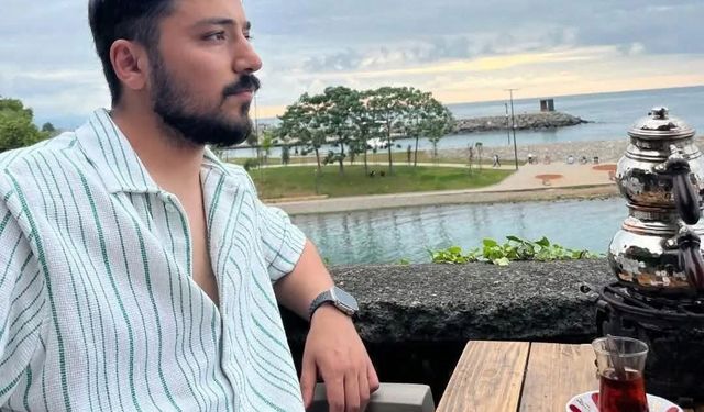 Evinde ölü bulunan üniversite öğrencisi toprağa verildi