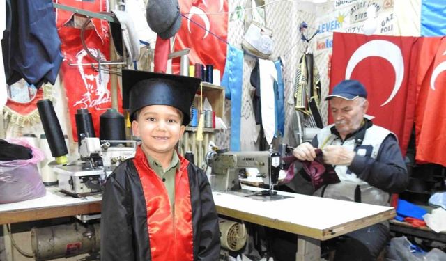 Gaziantep’in emektar terzisi 60 yıldır cübbe dikiyor