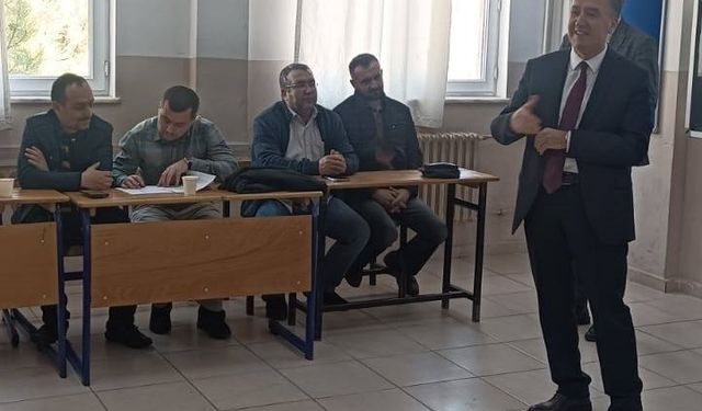 Gediz’de "Din, Ahlak ve Değer Öğretimi Seminerleri" gerçekleştirildi