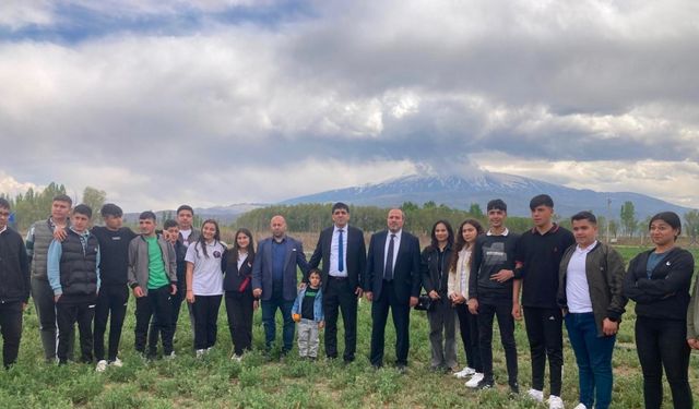 Geleceğin ziraatçıları uygulamalı derste buluştu