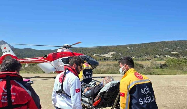 Gökçeada’da kalp krizi geçiren hasta ambulans helikopter ile Çanakkale’ye getirildi