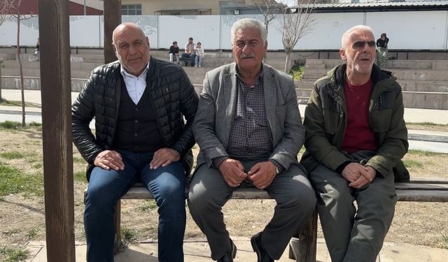 Güneşli havayı fırsat bilen Yüksekovalılar parklara akın etti