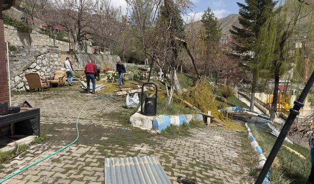 Hakkari’de fırtınanın izleri siliniyor