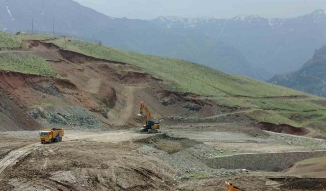 Hakkari’de ikinci futbol stadı için çalışmalar başladı