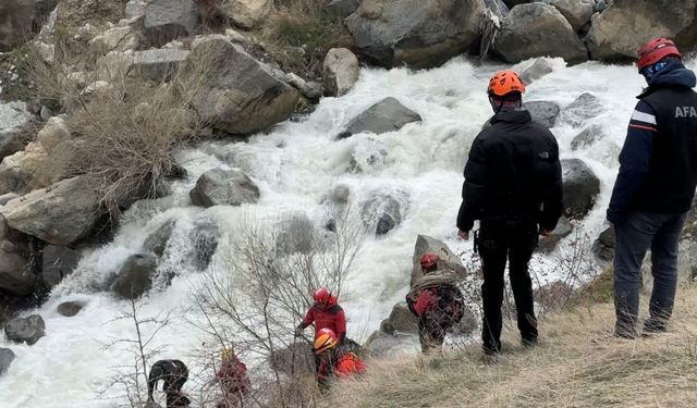 Hakkari’de kayıp kadını arama çalışmaları devam ediyor
