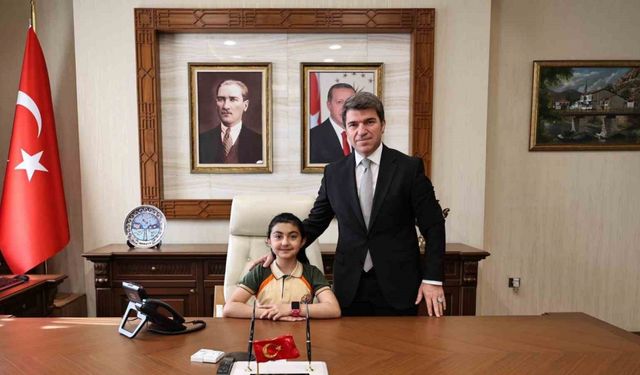 Halk gününde istemişti, Amasyalı Afra vali koltuğunda