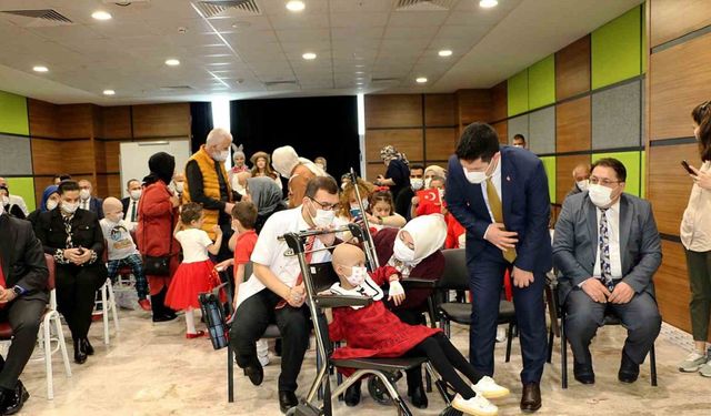 Hastanede tedavi gören çocuklar 23 Nisan’ı kutladı