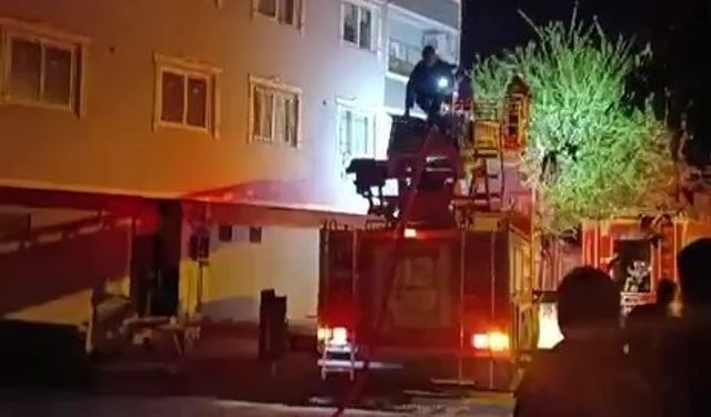 Hatay’da 4 katlı binada yangın