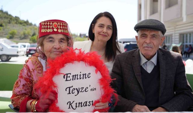 Hiç evlenmeyen 69 yaşındaki Emine ninenin kına gecesi hayali gerçek oldu