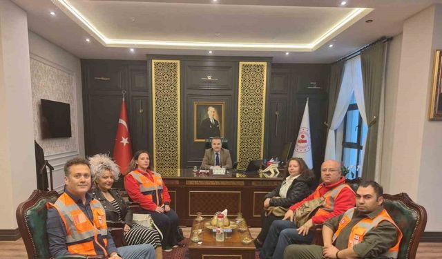 İdaSar Arama Kurtarma Derneği’nden Edremit Kaymakamı Odabaş’a ziyaret
