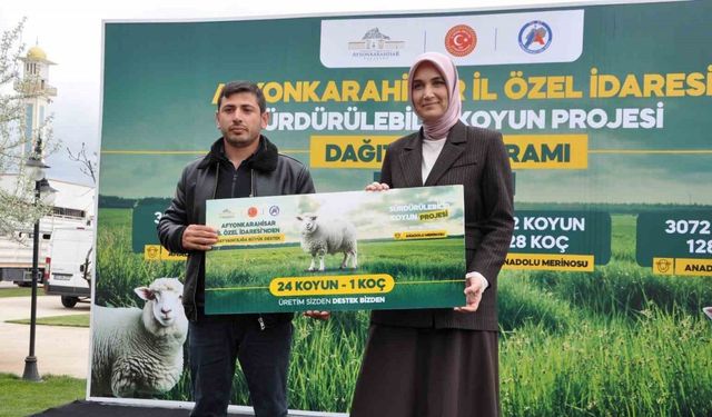 İl genelindeki 127 yetiştiriciye 3 bin 72 koyun ve 128 koç teslim edildi