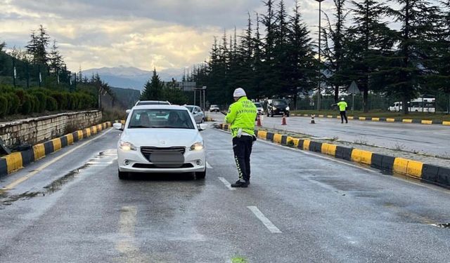Isparta’da son 24 saatte 5 bin 665 araç ve sürücü denetlendi