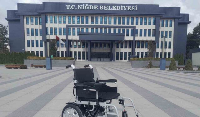 İyilik Ailesi’nden engelli İrem Kumru’ya anlamlı hediye