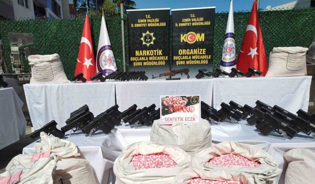İzmir polisinden 4 gün süren dev operasyon: 1 milyondan fazla uyuşturucu hap ve 437 adet tabanca ele geçirildi