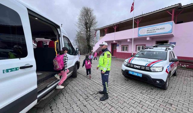 Jandarma ekiplerinden öğrencilerin güvenliği için denetim