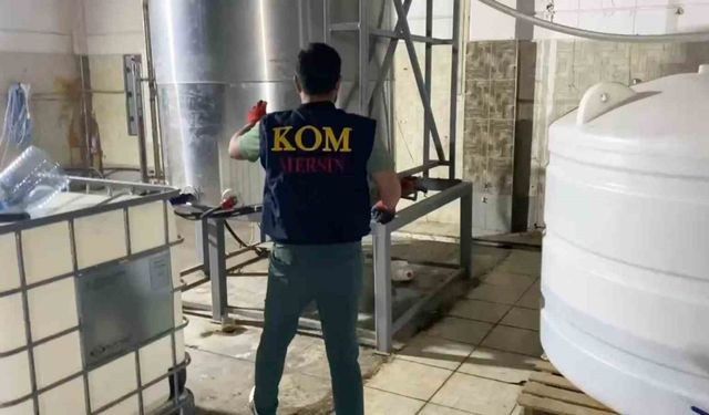 Kaçak üretim merkezinde 38 tondan fazla etil alkol ele geçirildi: 3 tutuklama
