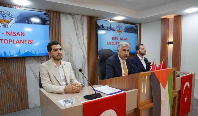 Kahta Belediyesi, hem Filistin’e hem de İBB’deki yolsuzluklara dikkat çekti