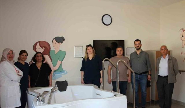 Kahta Devlet Hastanesi yetkilileri Elazığ’da suda doğum ünitesini inceledi