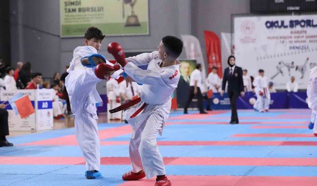 Karate heyecanı Denizli’de yaşandı