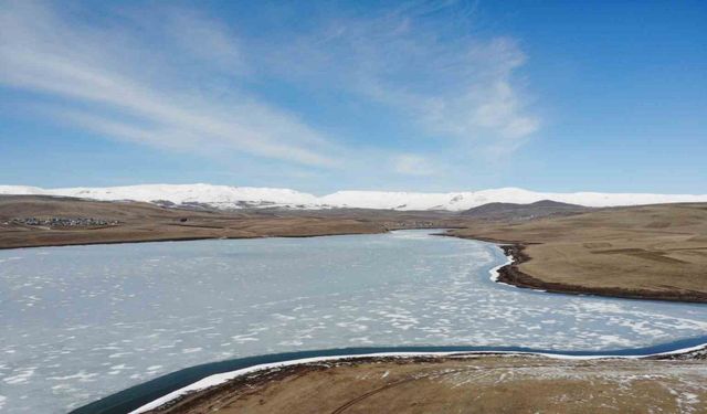 Kars Bayburt Barajı’nın buzları 1 günde çözüldü