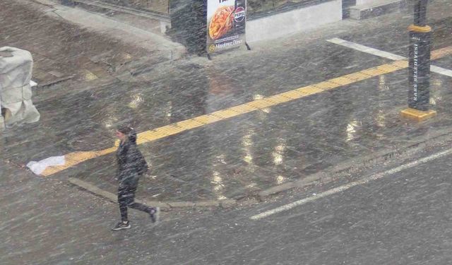 Kars’ta baharda kış hüküm sürüyor