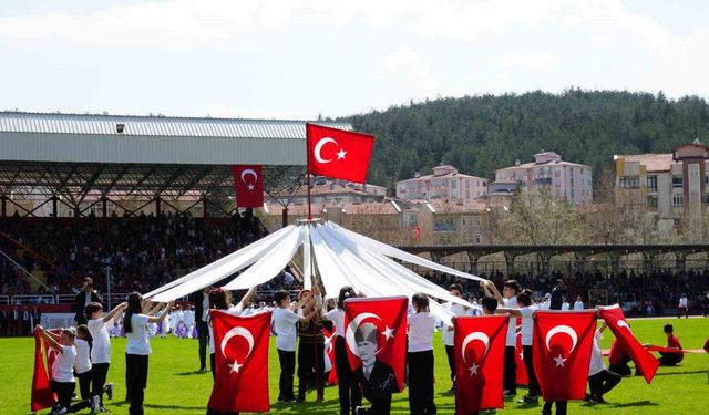 Kastamonu’da Gazi Stadı’nda 23 Nisan coşkusu