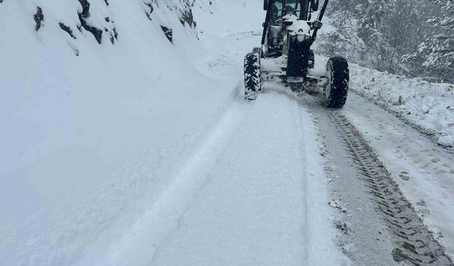 Kastamonu’da nisan ayında yağan kardan 181 köy yolu ulaşıma kapandı