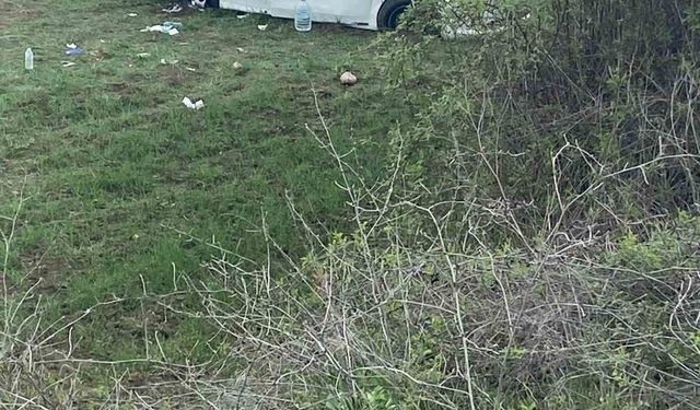 Kastamonu’da otomobil tarlaya yuvarlandı: 3 yaralı