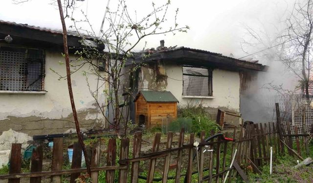 Kastamonu’da yangın çıkan evde yanmış ceset bulundu