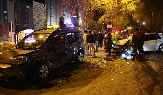 Kaza yapan alkollü sürücüden ilginç savunma: "Ağzımıza iki damla bir şey koyduk, üfledin mi çıkacak"