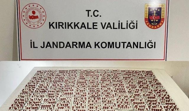 Kırıkkale’de jandarmadan uyuşturucu operasyonu: Bin 665 adet sentetik ecza hap ele geçirildi