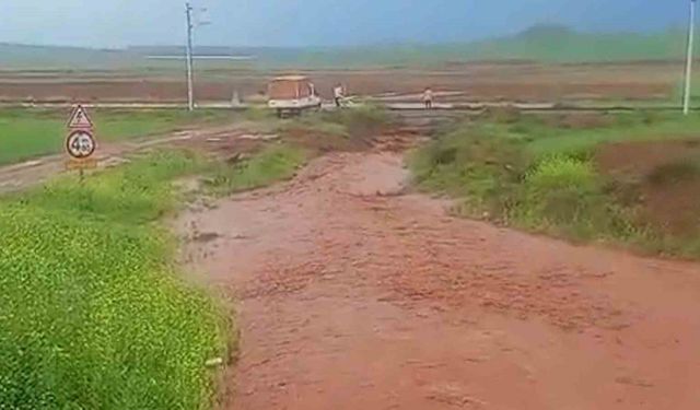 Kırıkkale’de sağanak yağış etkili oldu: Tarım arazileri su altında kaldı